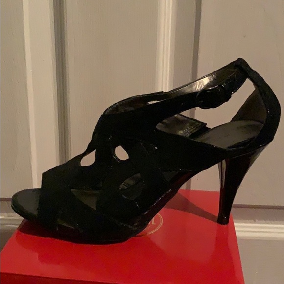 Black Sandals - Picture 3 of 4